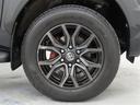 タイヤサイズは265/60R18です。純正アルミホイールを装着しています。
