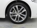 装着タイヤサイズは、225/45R17です。