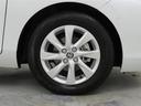 タイヤサイズは185/65R15です。純正アルミホイールを装着しています。