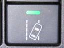 車線逸脱警告を装備しております。