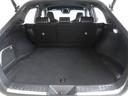 後席使用時でも、十分な荷室空間を確保しております。