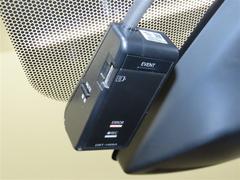 �ȥ西�����ɥ饤�֥쥳���������������Ƥ���ޤ����������ΤϤ����ͼ��ۤȤʤ�ޤ��� 3