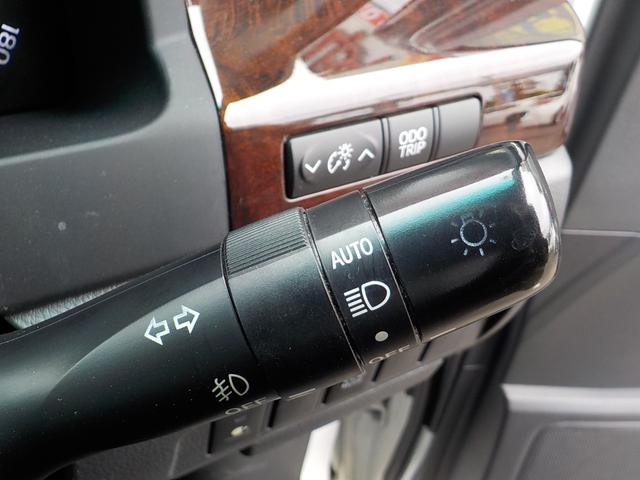ヴェルファイア ２．４Ｚ　純正ＳＤナビ　バックカメラ　両側パワースライドドア　フリップダウンモニター　ＨＩＤ　ＥＴＣ　フォグ　ＭＴモード　純正エアロ　アルミ　サイドバイザー　ウィンカーミラー　ウッドコンビステア　横滑り防止（40枚目）