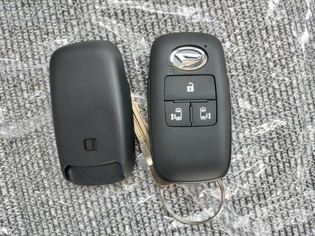 ストライプスＸ　届出済未使用車　両側電動スライドドア　オートライト　バックカメラ　ＵＳＢ　ステアリングオーディオスイッチ　リアパーキングセンサー　オートエアコン　プッシュスタート　スマートキー　電動格納ミラー(32枚目)