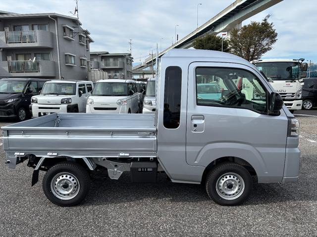 ハイゼットトラック ジャンボエクストラ　届出済み未使用車　衝突被害軽減システム　障害物センサー　スマートキー　ＬＥＤヘッドライト　オートライト　電格ミラー　盗難防止システム（8枚目）