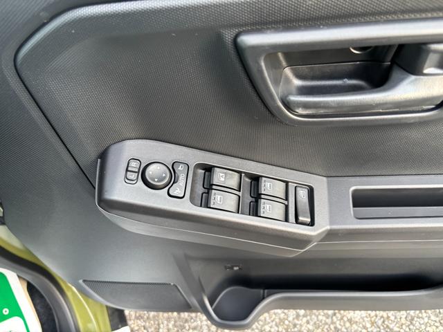 タフト X 届出済未使用車 禁煙 デュアルエアバッグ 安全ボディ キーフリー 記録簿 レーンキープ 横滑り防止機能 運転席エアバック サイドエアバッグ パワーウィンドウ LEDヘッドライト ガラスルーフ(21枚目)