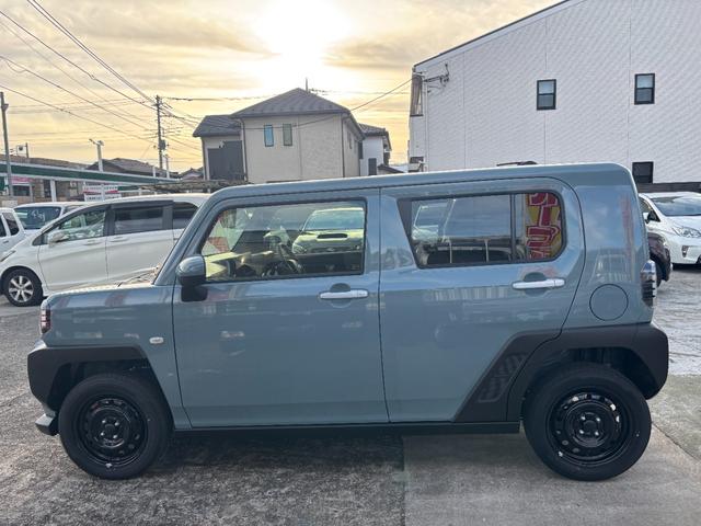 タフト Ｘ　届出済未使用車　禁煙　デュアルエアバッグ　安全ボディ　ＡＡＣ　キーフリー　記録簿　レーンキープ　横滑り防止機能　運転席エアバック　サイドエアバッグ　パワーウィンドウ　ＬＥＤヘッドライト　ガラスルーフ（12枚目）