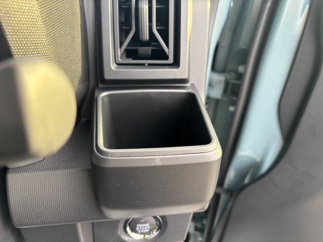 タフト Ｘ　届出済未使用車　禁煙　デュアルエアバッグ　安全ボディ　ＡＡＣ　キーフリー　記録簿　レーンキープ　横滑り防止機能　運転席エアバック　サイドエアバッグ　パワーウィンドウ　ＬＥＤヘッドライト　ガラスルーフ（30枚目）