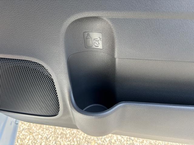 ムーヴキャンバス ストライプスＧ　届出済未使用車　両側電動スライドドア　衝突被害軽減ブレーキ　車線逸脱警報　横滑防止装置　コーナーセンサー　バックカメラ　ＬＥＤヘッドランプ＆フォグランプ　シートヒーター　スマートキープッシュスタート（13枚目）