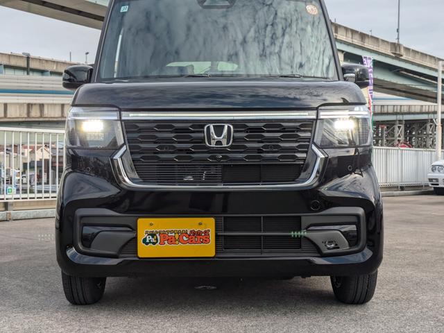 N-BOXカスタム ベースグレード 届出済未使用車 追従クルコン CMBS オートLED LKA 禁煙 電格ミラー ベンチシート オートエアコン スマートキ フルフラット LED 盗難防止装置 バックカメラ パワーステアリング ESC(8枚目)