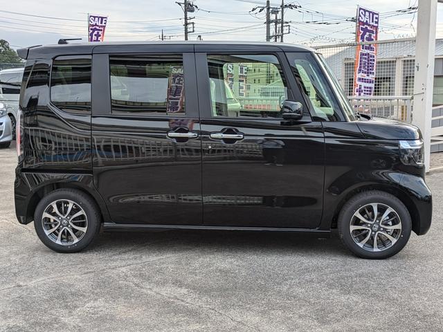 N-BOXカスタム ベースグレード 届出済未使用車 追従クルコン CMBS オートLED LKA 禁煙 電格ミラー ベンチシート オートエアコン スマートキ フルフラット LED 盗難防止装置 バックカメラ パワーステアリング ESC(10枚目)