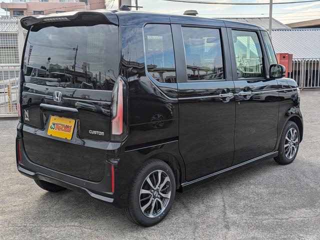 N-BOXカスタム ベースグレード 届出済未使用車 追従クルコン CMBS オートLED LKA 禁煙 電格ミラー ベンチシート オートエアコン スマートキ フルフラット LED 盗難防止装置 バックカメラ パワーステアリング ESC(11枚目)