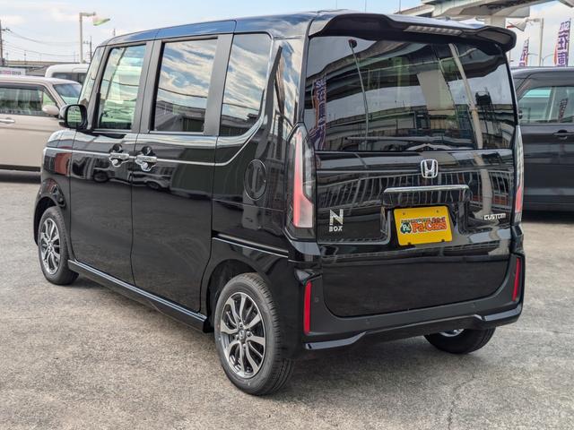 N-BOXカスタム ベースグレード 届出済未使用車 追従クルコン CMBS オートLED LKA 禁煙 電格ミラー ベンチシート オートエアコン スマートキ フルフラット LED 盗難防止装置 バックカメラ パワーステアリング ESC(13枚目)