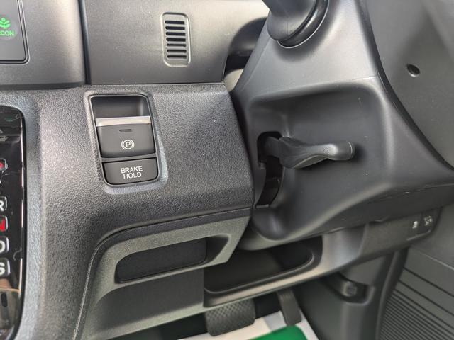 N-BOXカスタム ベースグレード 届出済未使用車 追従クルコン CMBS オートLED LKA 禁煙 電格ミラー ベンチシート オートエアコン スマートキ フルフラット LED 盗難防止装置 バックカメラ パワーステアリング ESC(35枚目)