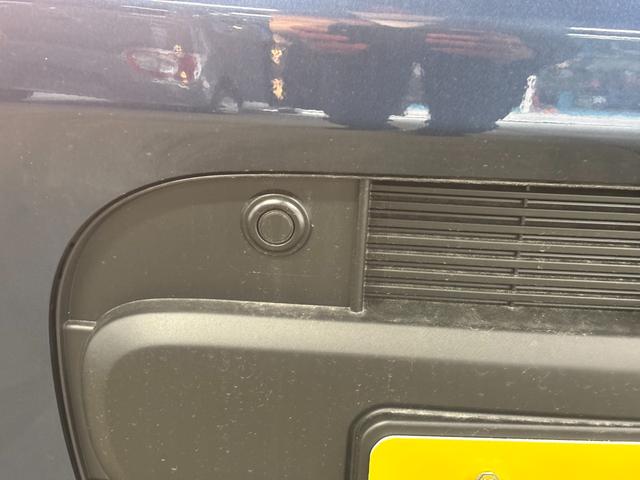 ワゴンRスマイル G 届出済み未使用車 衝突被害軽減システム スマートキー F&R障害物センサー 両側スライドドア アームレスト 運転席&助手席エアバック サイド&カーテンエアバック 禁煙(15枚目)