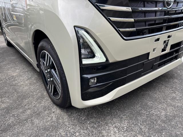 ルークス ハイウェイスター　Ｘ　届出済未使用車　衝突被害軽減ブレ－キ　電動ミラー　マルチビューカメラ　車線逸脱警報装置　横滑防止装置　コーナーソナー　フルフラット　禁煙　　ＬＥＤ　スマートキー　フロントカメラ　ワンオーナー（15枚目）