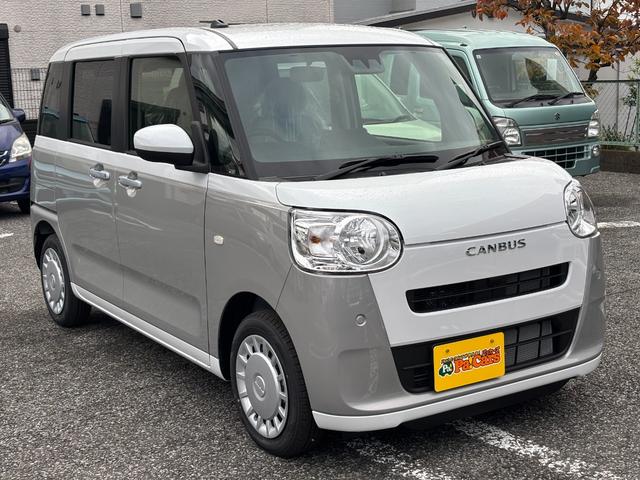 【屋根付き展示場】　　屋根付きの展示場もございますので、雨天時でも雨に濡れず、ゆっくりお車をご覧いただけます。