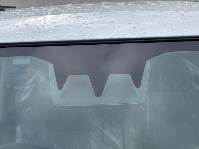 【自動車保険】　自動車販売はもちろん、各種自動車保険の取り扱いもしております。当社で自動車保険にご加入頂ければ、レッカーサービスなど面倒な事故対応・鈑金修理も当社が窓口となりサポートいたします。