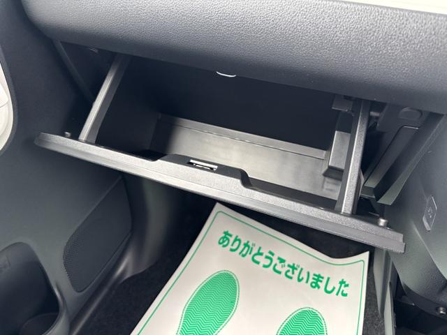 【保証付き販売・新車・届出済未使用車】　一般保証は新車登録日から３年または６万ｋｍまで。特別保証は５年または１０万ｋｍまで。ご納車時に、保証書発行お渡しいたします。