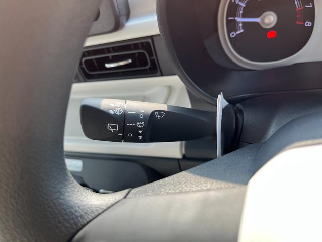 ムーヴキャンバス ストライプスＧ　届出済未使用車　前後障害物センサー　アイドルストップ　Ｂカメラ　パワーウインドウ　セキュリティアラーム　フルフラット　スマートキープッシュスタート　カーテンエアバック　Ｓヒーター　キーフリーキー（32枚目）