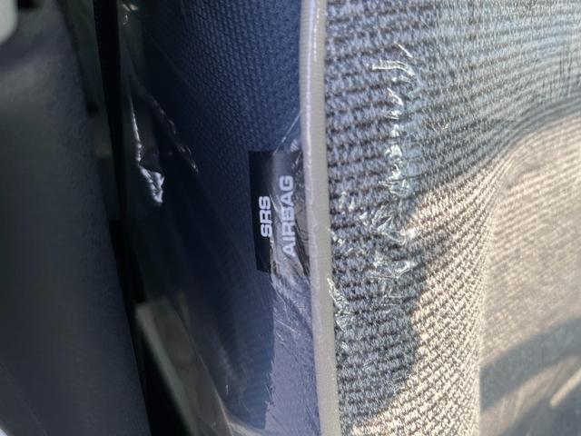 ムーヴキャンバス ストライプスＧ　届出済未使用車　前後障害物センサー　アイドルストップ　Ｂカメラ　パワーウインドウ　セキュリティアラーム　フルフラット　スマートキープッシュスタート　カーテンエアバック　Ｓヒーター　キーフリーキー（40枚目）