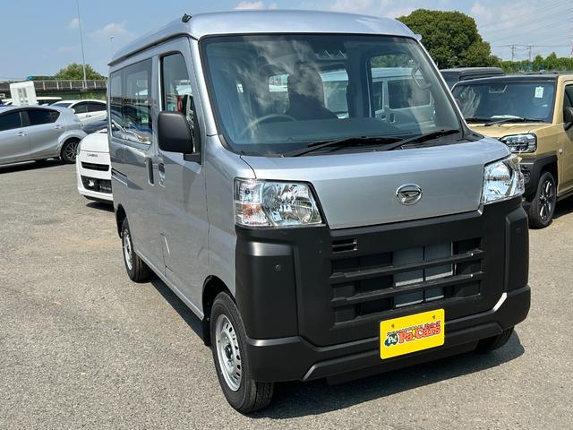 ハイゼットカーゴ スペシャル　届出済未使用車　両側スライドドア　パーキングセンサー　衝突軽減ブレーキ　マニュアルエアコン　パワーウィンドウ　盗難防止システム　禁煙車　エアバッグ　横滑り防止装置　アイドリングストップ（6枚目）