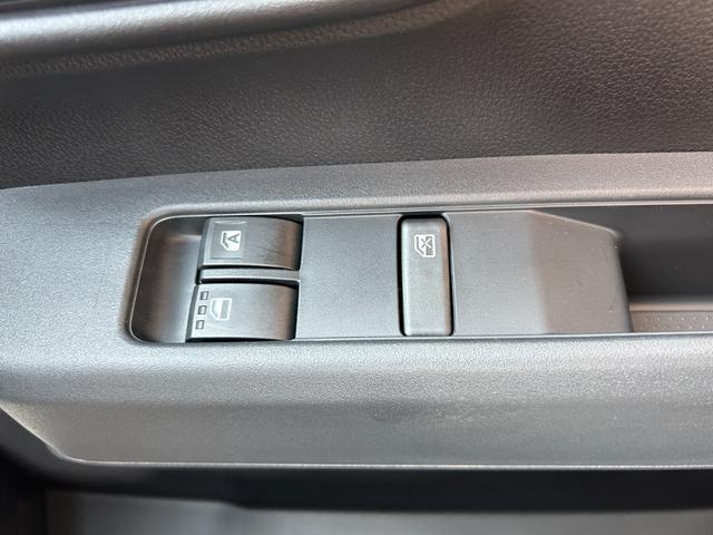 ハイゼットカーゴ スペシャル　届出済未使用車　両側スライドドア　パーキングセンサー　衝突軽減ブレーキ　マニュアルエアコン　パワーウィンドウ　盗難防止システム　禁煙車　エアバッグ　横滑り防止装置　アイドリングストップ（16枚目）