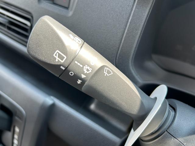 ハイゼットカーゴ スペシャル　届出済未使用車　両側スライドドア　パーキングセンサー　衝突軽減ブレーキ　マニュアルエアコン　パワーウィンドウ　盗難防止システム　禁煙車　エアバッグ　横滑り防止装置　アイドリングストップ（17枚目）