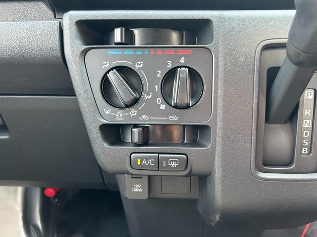 ハイゼットカーゴ スペシャル　届出済未使用車　両側スライドドア　パーキングセンサー　衝突軽減ブレーキ　マニュアルエアコン　パワーウィンドウ　盗難防止システム　禁煙車　エアバッグ　横滑り防止装置　アイドリングストップ（27枚目）