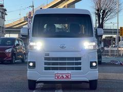 【当社は、ご購入後のお付き合いを大切に致します】　お車に関しては全てお任せ頂ける整備工場、設備を完備しております。些細なことでもお気軽にご連絡下さい。 3