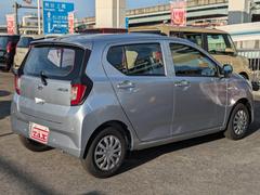 【展示車両】　当社は届出済未使用車を中心に、軽自動車から普通乗用車はもちろん、貨物車両やトラック・大型車両の中古車・登録済未使用車・新車すべてのお車が取扱可能！ 7