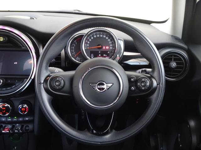 ＭＩＮＩ クーパーピカデリーエディション　新品タイヤ４本交換済み　純正メモリーナビゲーション＆前後ドラレコ　バックカメラ　Ｂｌｕｅｔｏｏｔｈオーディオ　ミュージックサーバー　ＵＳＢ　ＬＥＤヘッドライト　前席シートヒーター　禁煙車　ワンオーナー（11枚目）