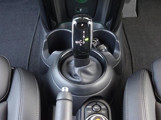 ＭＩＮＩ クーパーピカデリーエディション　新品タイヤ４本交換済み　純正メモリーナビゲーション＆前後ドラレコ　バックカメラ　Ｂｌｕｅｔｏｏｔｈオーディオ　ミュージックサーバー　ＵＳＢ　ＬＥＤヘッドライト　前席シートヒーター　禁煙車　ワンオーナー（13枚目）