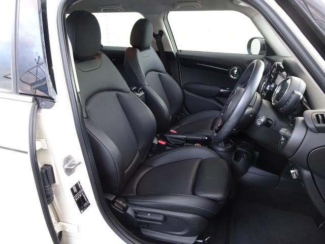 ＭＩＮＩ クーパーピカデリーエディション　新品タイヤ４本交換済み　純正メモリーナビゲーション＆前後ドラレコ　バックカメラ　Ｂｌｕｅｔｏｏｔｈオーディオ　ミュージックサーバー　ＵＳＢ　ＬＥＤヘッドライト　前席シートヒーター　禁煙車　ワンオーナー（19枚目）