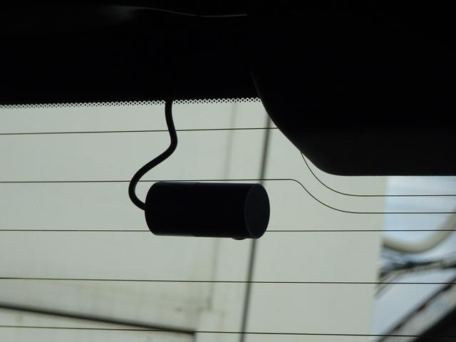 ステップワゴン ｅ：ＨＥＶスパーダプレミアムライン　マルチカメラ　Ｗエアコン　両側自動ドア　Ｆセグ　ＵＳＢ接続　クリアランスソナ　クルーズＣ　助手席エアバッグ　スマートＫ　シ－トヒ－タ－　サイドカメラ　オットマン　電格ミラー　ＬＥＤライト　キーフリー（17枚目）