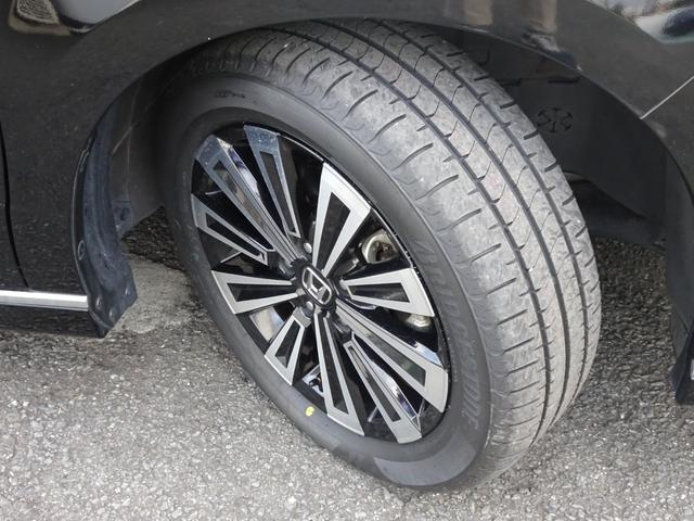 ステップワゴン ｅ：ＨＥＶスパーダプレミアムライン　マルチカメラ　Ｗエアコン　両側自動ドア　Ｆセグ　ＵＳＢ接続　クリアランスソナ　クルーズＣ　助手席エアバッグ　スマートＫ　シ－トヒ－タ－　サイドカメラ　オットマン　電格ミラー　ＬＥＤライト　キーフリー（26枚目）