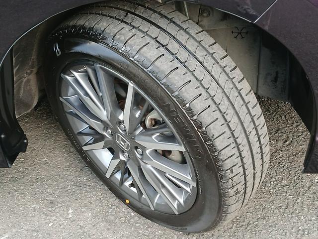 シャトル ハイブリッドＺホンダセンシング　ワンオーナー　クルーズコントロール　ＤＶＤ再生　ＬＥＤライト　バックカメラ　アイドリングストップ　シートヒーター　フルセグ　禁煙車　ドラレコ　スマートキー　ＡＢＳ（24枚目）