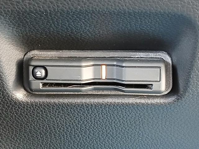 フィット ｅ：ＨＥＶリュクス　新品タイヤ４本交換付き　純正メモリーナビ＆前後ドラレコ　バックカメラ　障害物センサー　地デジチューナー　Ｂｌｕｅｔｏｏｔｈオーディオ　ＵＳＢ　前席シートヒーター　ＥＴＣ　禁煙車　ワンオーナー　ＬＥＤ（14枚目）