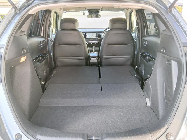 フィット ｅ：ＨＥＶリュクス　新品タイヤ４本交換付き　純正メモリーナビ＆前後ドラレコ　バックカメラ　障害物センサー　地デジチューナー　Ｂｌｕｅｔｏｏｔｈオーディオ　ＵＳＢ　前席シートヒーター　ＥＴＣ　禁煙車　ワンオーナー　ＬＥＤ（21枚目）