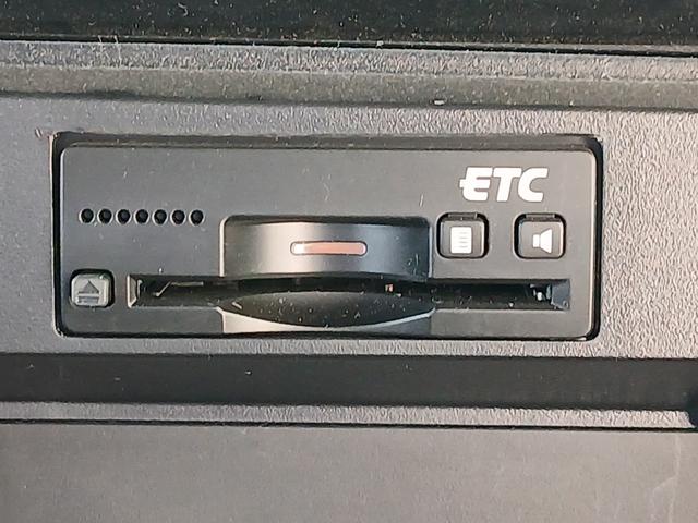 ＥＴＣ車載器が装備されております。カードを挿入すれば直ぐに使えるようセットアップ（有料）してお渡しします。