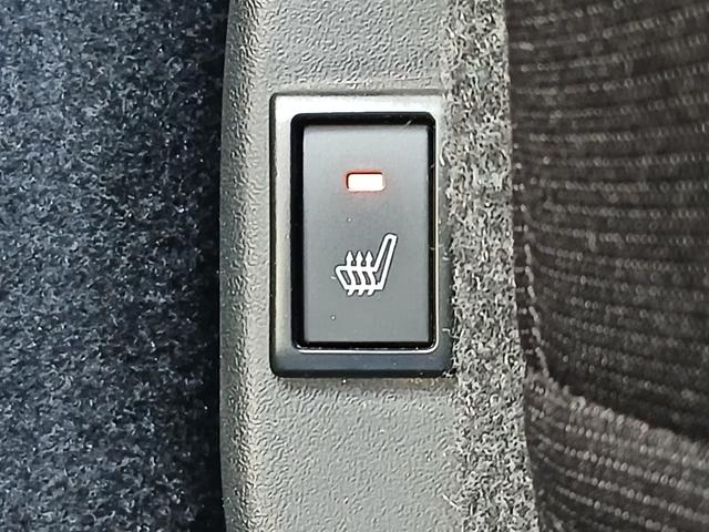 運転席シートのヒータースイッチ