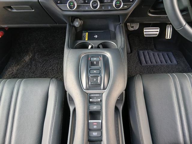 ＺＲ－Ｖ ｅ：ＨＥＶＸ特別仕様車ブラックスタイル　弊社元デモカー　純正コネクトディスプレイナビ＆３方向ドラレコ　バックカメラ　障害物センサー　地デジチューナー　Ｂｌｕｅｔｏｏｔｈ　ＵＳＢ　ヒーター付き本革電動シート　ＥＴＣ２．０　電動リアゲート（13枚目）