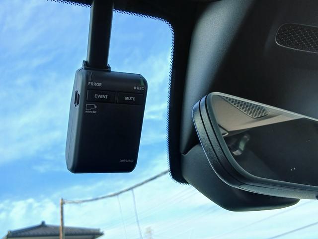 ＺＲ－Ｖ ｅ：ＨＥＶＸ特別仕様車ブラックスタイル　弊社元デモカー　純正コネクトディスプレイナビ＆３方向ドラレコ　バックカメラ　障害物センサー　地デジチューナー　Ｂｌｕｅｔｏｏｔｈ　ＵＳＢ　ヒーター付き本革電動シート　ＥＴＣ２．０　電動リアゲート（16枚目）