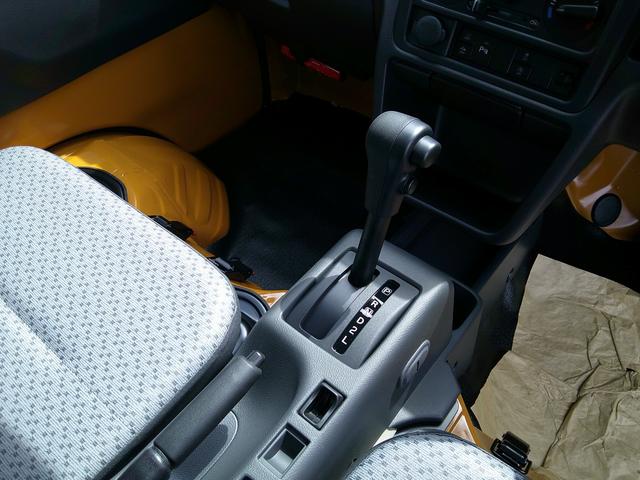 スーパーキャリイ L AT 衝突被害軽減システム クリアランスソナー レーンアシスト アイドリングストップ ESC エアコン パワーウィンドウ 運転席エアバッグ 助手席エアバッグ(4枚目)