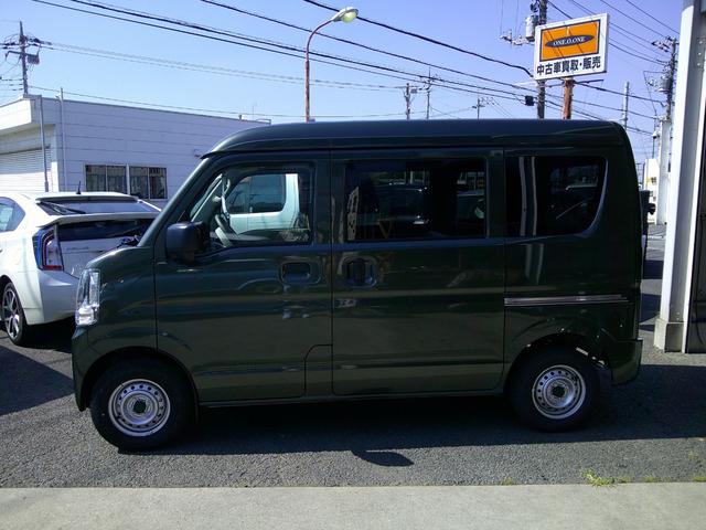 エブリイ PAリミテッド 両側スライドドア クリアランスソナー レーンアシスト 衝突被害軽減システム オートライト キーレスエントリー アイドリングストップ CVT 盗難防止システム ABS ESC USB 衝突安全ボディ(17枚目)