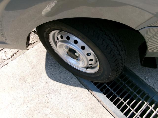 スーパーキャリイ Ｌ　４ＷＤ　ＭＴ　衝突被害軽減システム　クリアランスソナー　レーンアシスト　アイドリングストップ　ＥＳＣ　エアコン　パワーウィンドウ　運転席エアバッグ　助手席エアバッグ（15枚目）