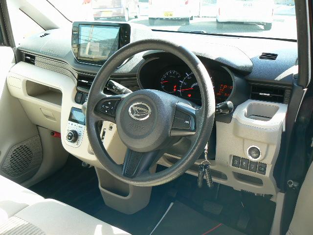 オート電動格納ドアミラーで便利です♪