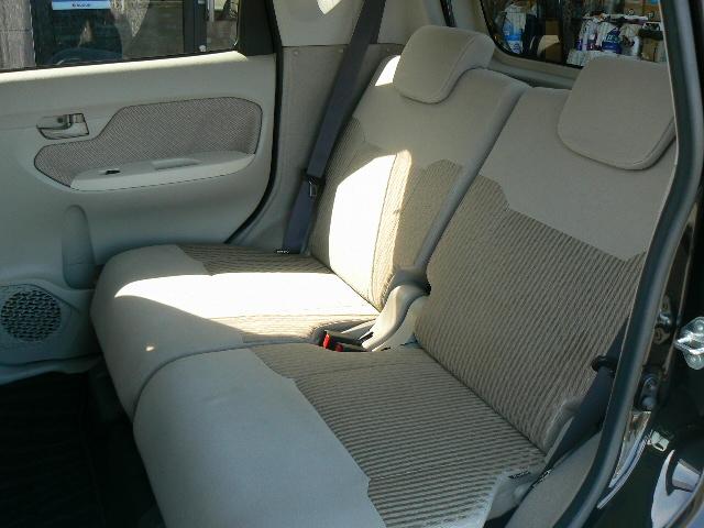 後部座席も広々♪