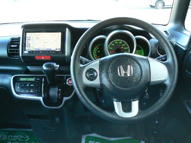 N-BOX G SSパッケージ 社外ナビTV・1セグ・CD・SD・プッシュスタート・スマートキー・オートエアコン・ベンチシート・両側オートスライドドア・プライバシーガラス・純正アルミ(16枚目)