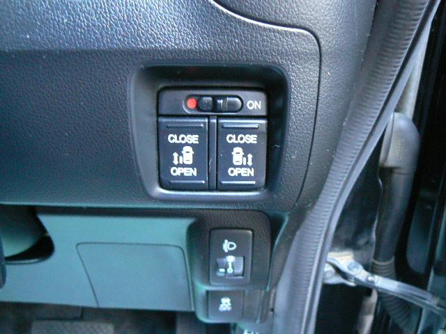 N-BOX G SSパッケージ 社外ナビTV・1セグ・CD・SD・プッシュスタート・スマートキー・オートエアコン・ベンチシート・両側オートスライドドア・プライバシーガラス・純正アルミ(19枚目)